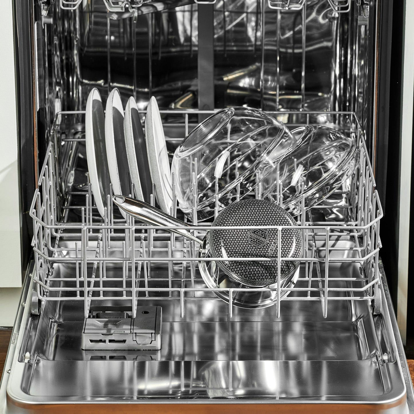 Hybrid Saucepan with Lid, 1-Qt